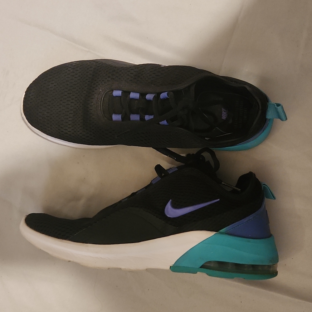 Nike Air Max Motion 2 black/blue/purple